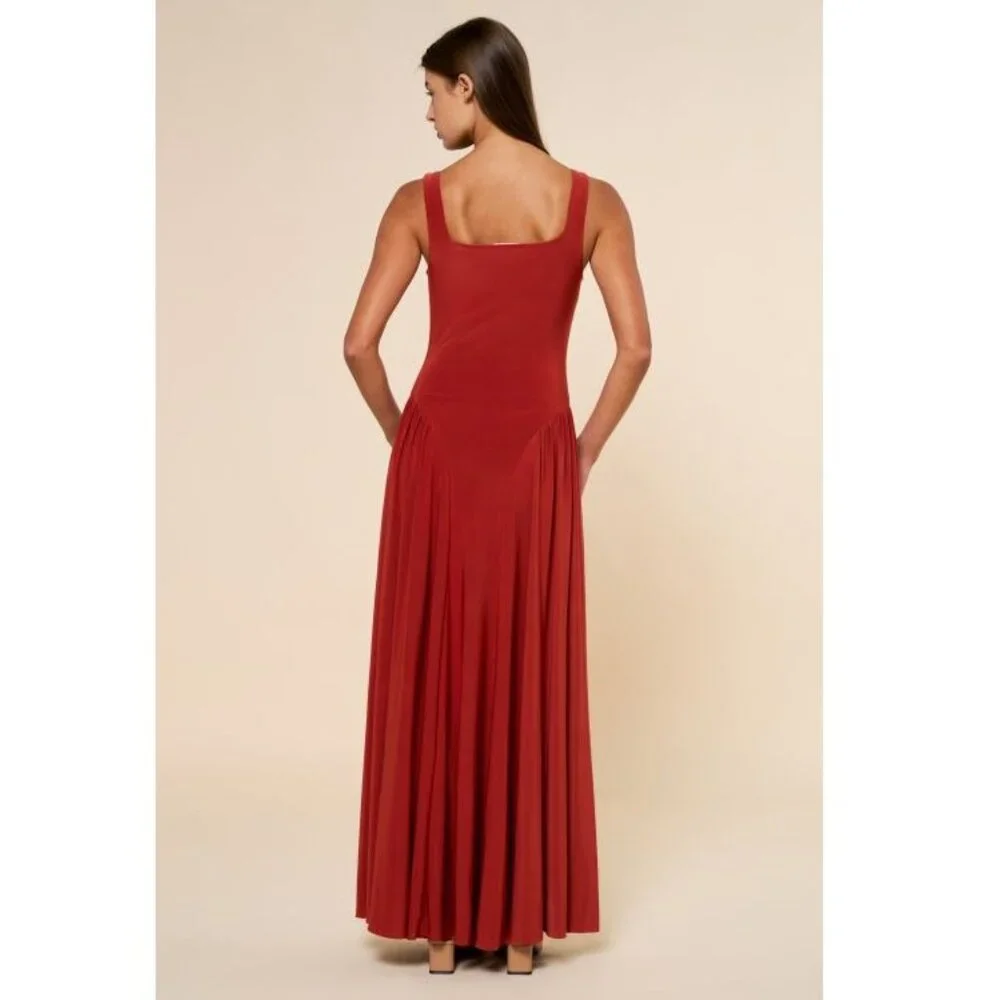 Effortlessly Chic Jersey Maxi Sleeveless Dress in Rust - Picture 3 of 3